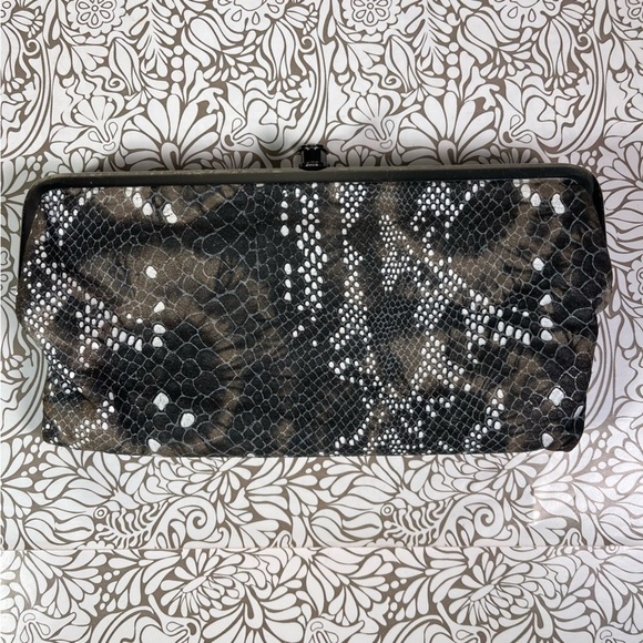 HOBO LAUREN DOUBLE FRAME LEATHER CLUTCH WALLET SNAKE EMBOSSED PRINT - Picture 1 of 13